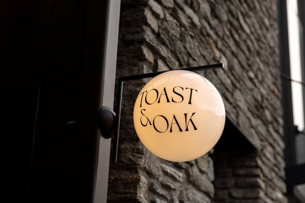 Cuisine-Good-Food-Guide-2024-Toast-&-Oak-Parker-Signage