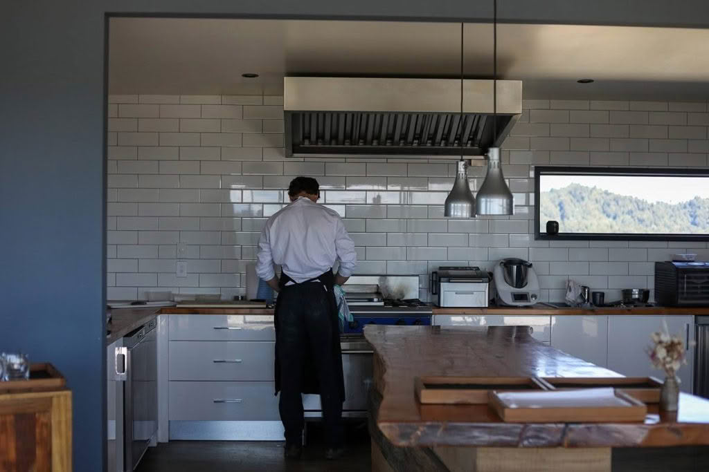 Cuisine-Good-Food-Guide-2024-The-Chefs-Table-Jack-Cashmore-in-the-Kitchen.jpg