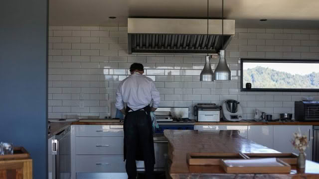 Cuisine-Good-Food-Guide-2024-The-Chefs-Table-Jack-Cashmore-in-the-Kitchen.jpg