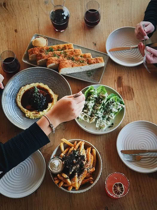 Cuisine-Good-Food-Guide-2025-Okere-Falls-Store-Craft-Beer-Graden-5