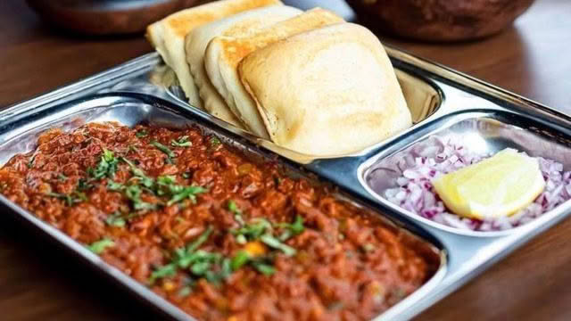 Mumbaiwala-Wall-Cuisine-Good-Food-Guide-1.jpg